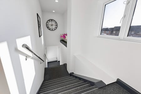 Second Floor Offices, 79-81 High Street, Marlow, E (Commercial / Business / Service) / Office To Let - 104744 - Second floor office  (19).jpg