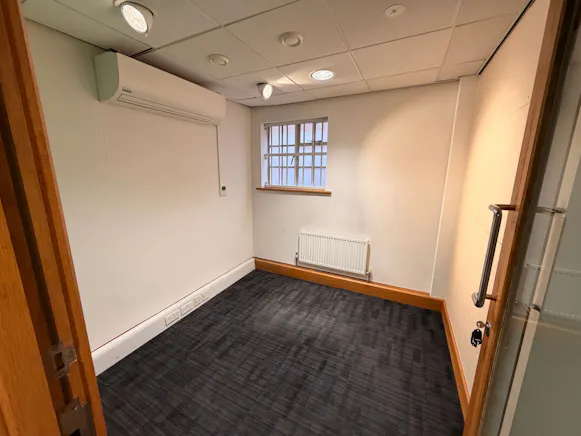78 High Street, Rayleigh, Office / Retail For Sale - a3c301fa-35dd-43cb-aa3f-8b7248778907.JPG