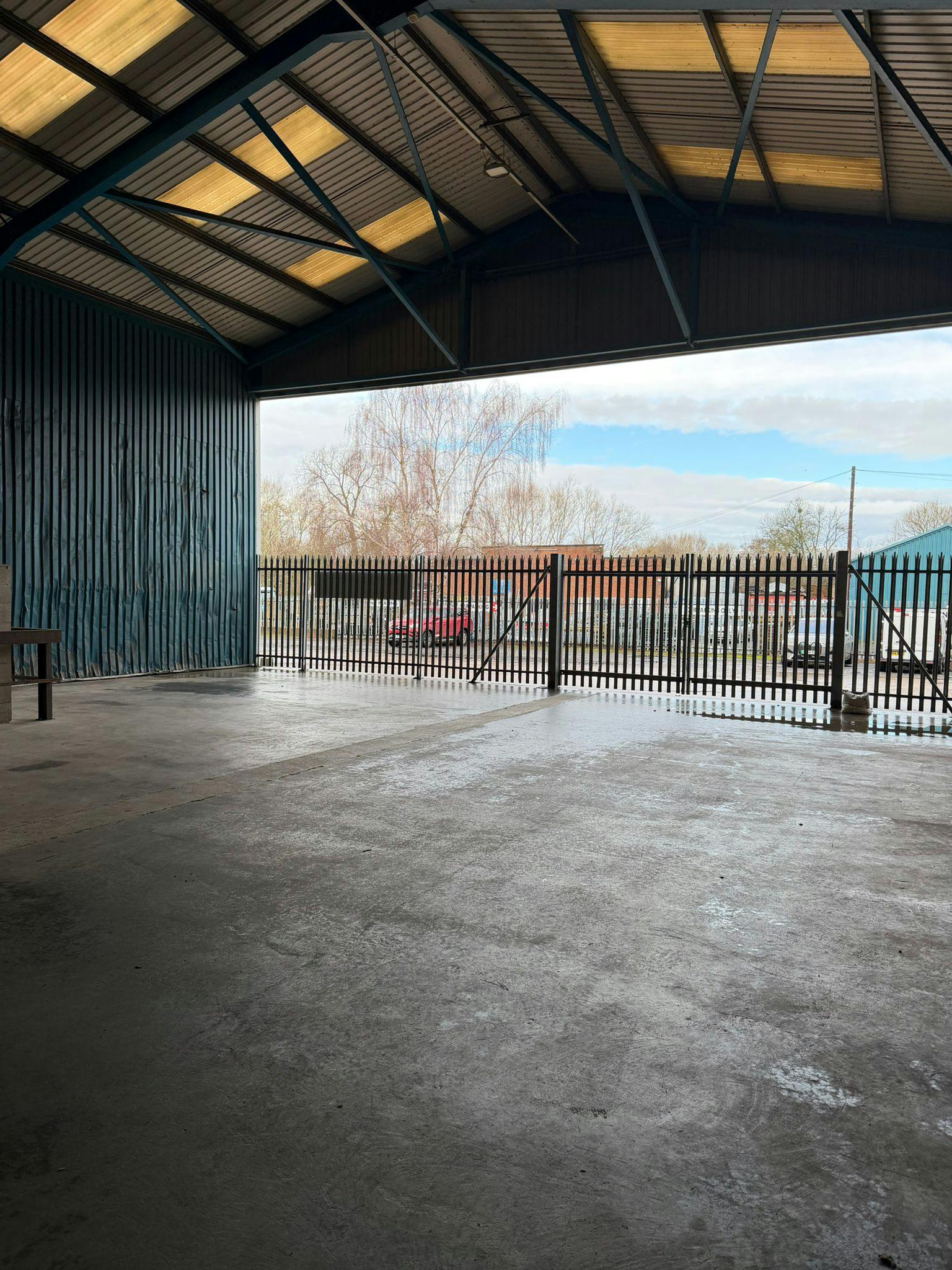 Industrial Unit in Stourport-on-Severn - photo 3