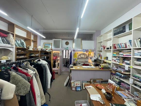 29 St Leonards Road, Bexhill On Sea, Retail To Let - IMG_4235.JPEG
