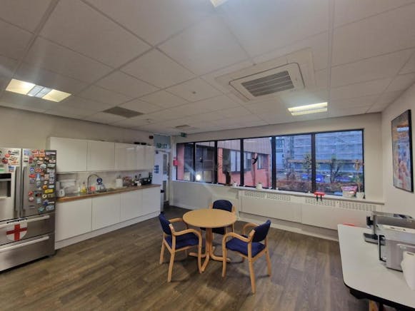 Clifton House, Bunnian Place, Basingstoke, Office To Let - 20251110_154656.jpg