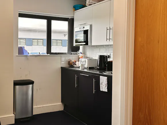 4 Imperial Court, Luton, Office To Let - 20260617_091532403_iOS.jpg