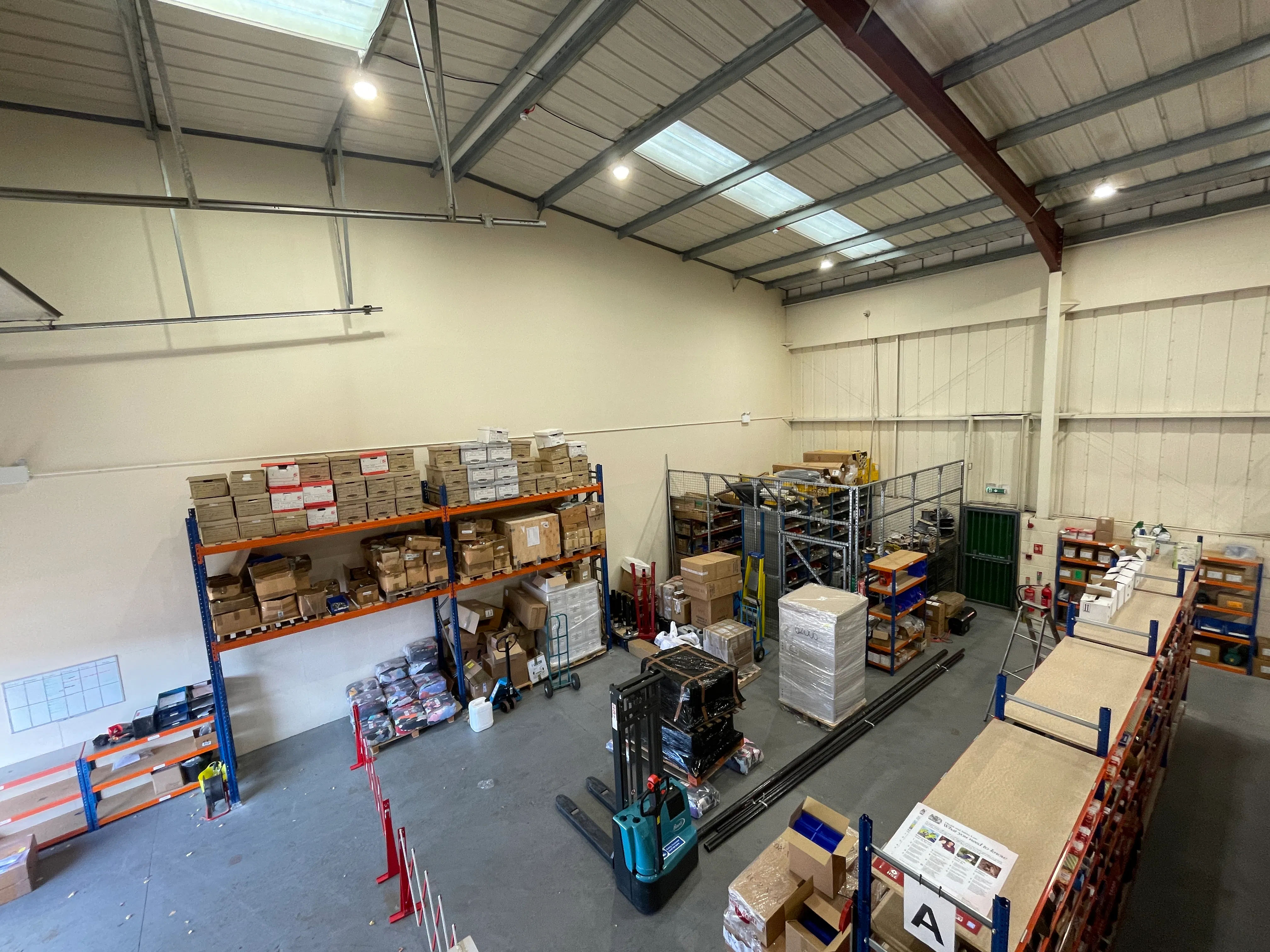 Unit 8, Aylesbury, Industrial / Investment For Sale - IMG_7015.JPG