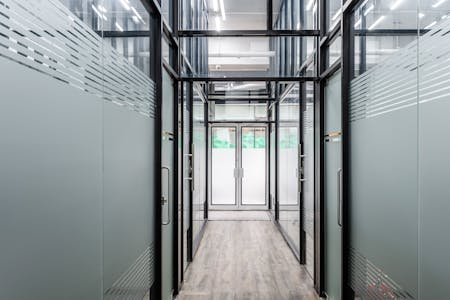 Unit 3 - 18 Plumbers Row, London, Retail To Let - Plumbers Row 18 U3 - Low Res 7.jpg