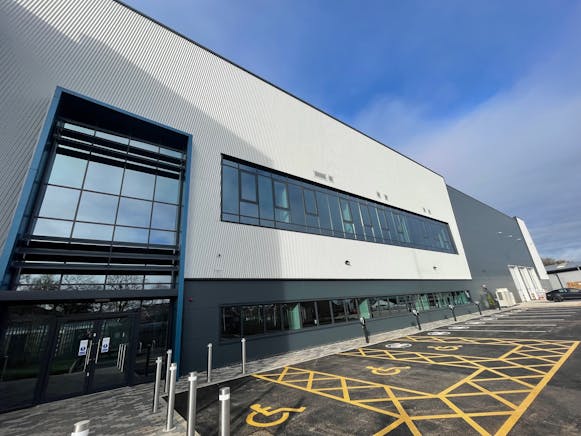 INTER, Tewin Road, Welwyn Garden City, Hertfordshire, Warehouse & Industrial To Let - IMG_2426.jpeg