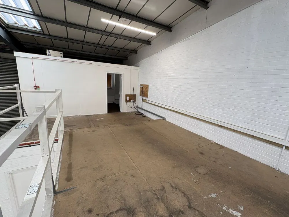 4 Thorpe Close, Banbury, Industrial To Let - IMG_4085.jpg