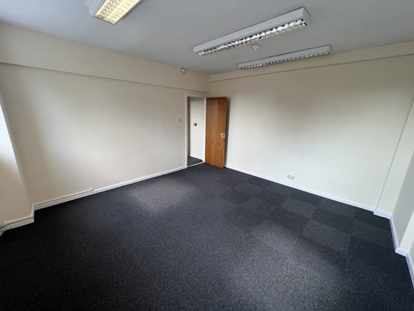 Unit 6, Bristol, Industrial To Let - 20240919_134037189_iOS.jpg Unit 6, Bristol, Industrial To Let - 20240919_134037189_iOS.jpg