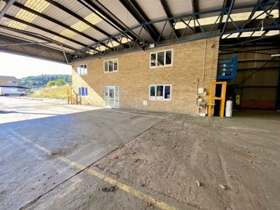 Warehouse A, Moy Road Industrial Estate, Cardiff, Industrial To Let - 7.jpg