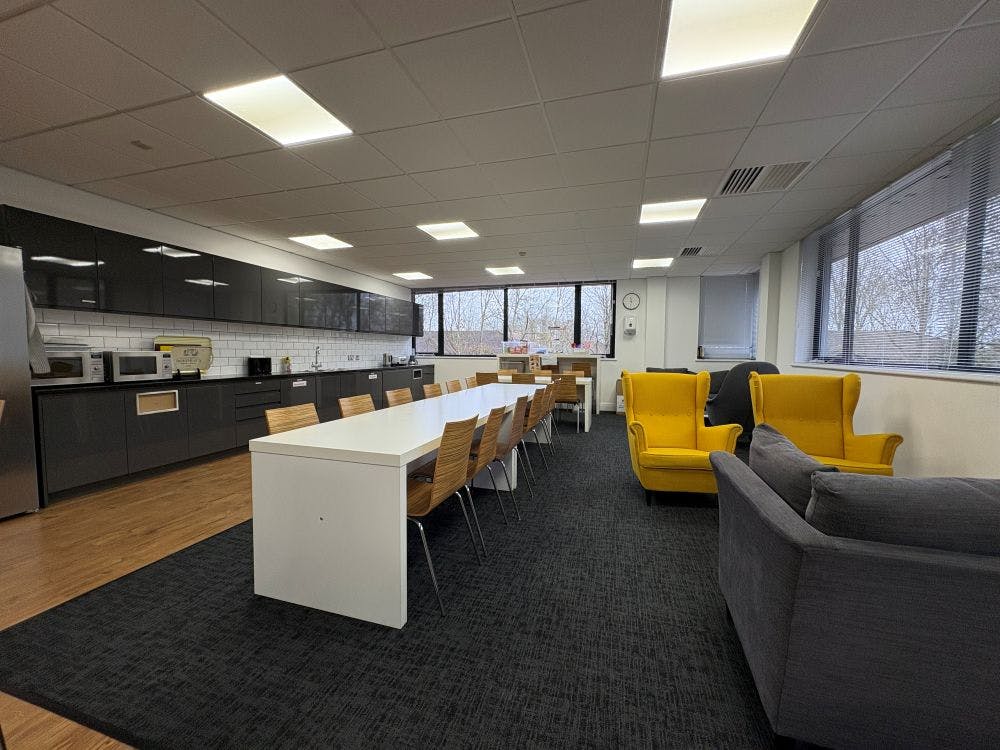 Pembroke House, Banbury, Office To Let - IMG_1801.jpg