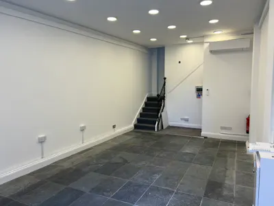 25 Chapel Street, Guildford, Office / Retail To Let - IMG_6500.jpeg