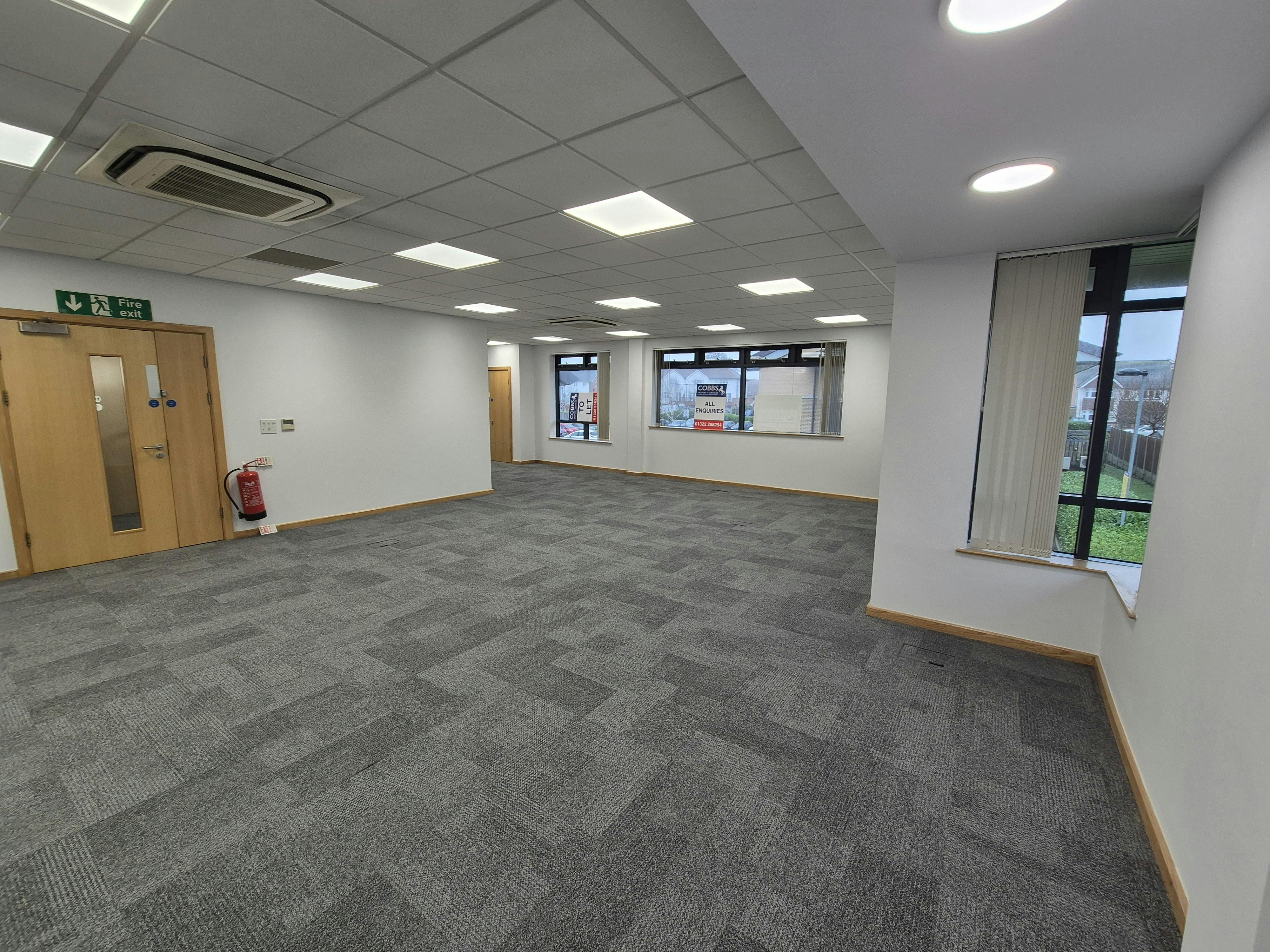 Office in Sittingbourne - photo 3