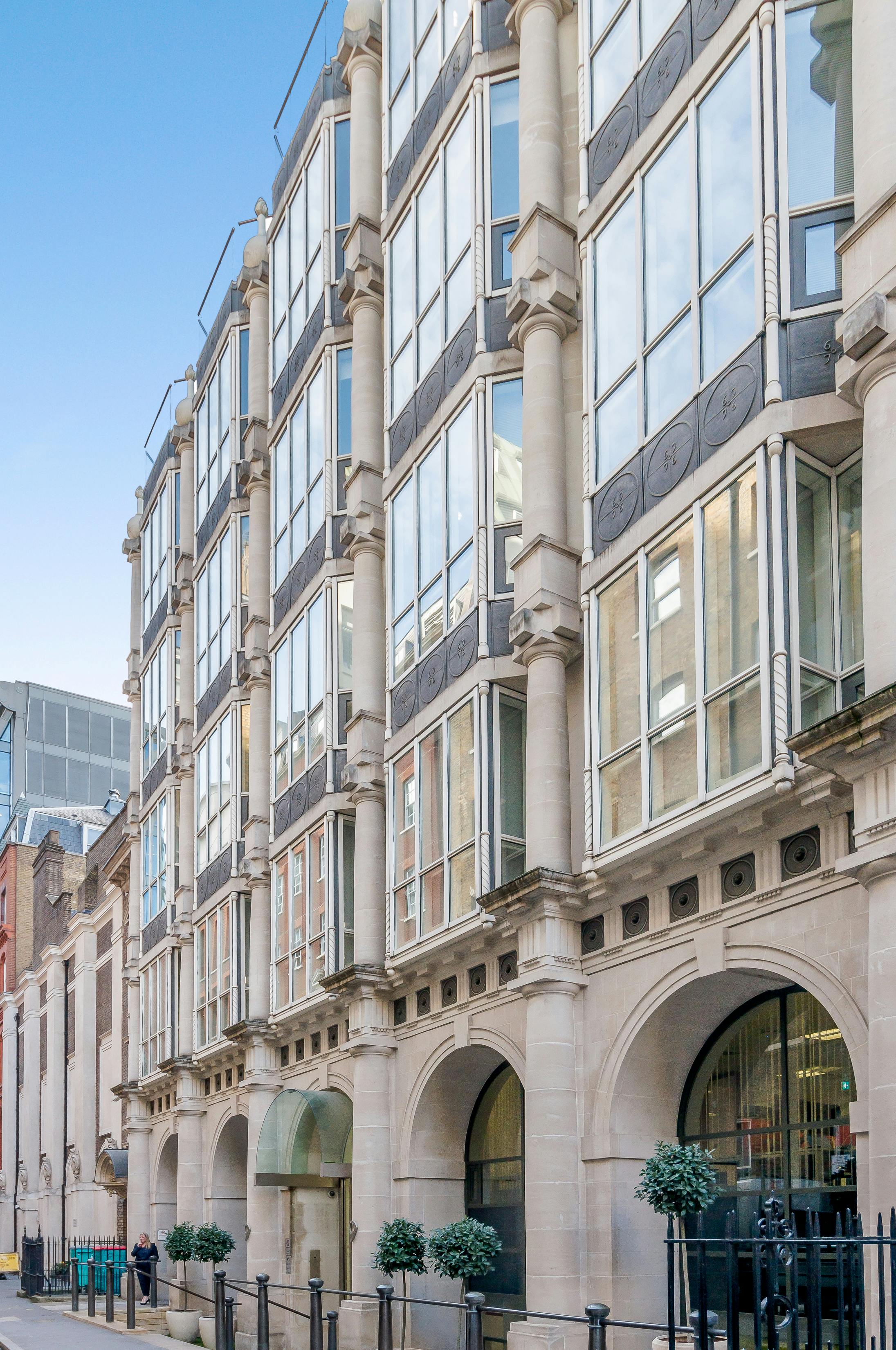 9 Cloak Lane, London, Office Lease Assignment / For Sale - 9 Cloak Lane, EC4 picture No. 1