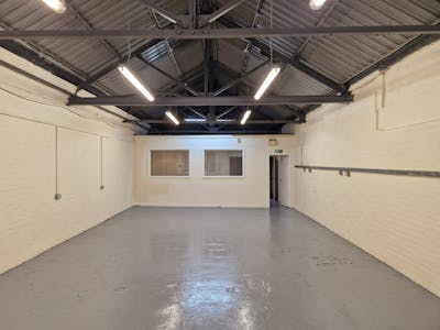 Unit 4, Stockport, Industrial/Logistics To Let - 20240523_100105.jpg
