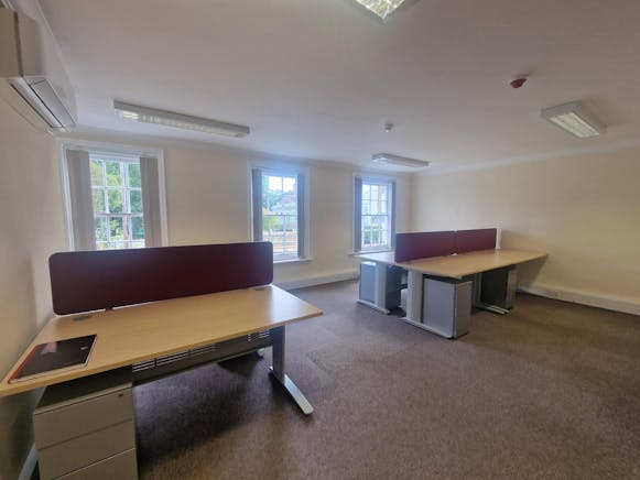 Suite 4 Crown House, Hartley Wintney, Office To Let - Pic7CH414082025.jpg