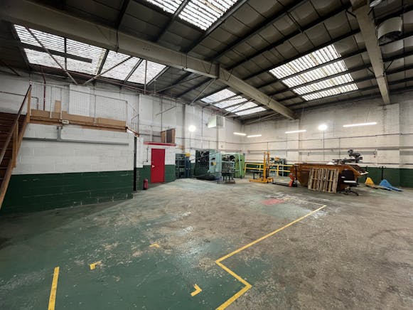 10 Park Street Industrial Estate, Aylesbury, Industrial For Sale - 20250312_162239221_iOS.jpg