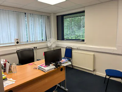 Unit 4, Vermont Place, Milton Keynes, Office / Industrial / Warehouse To Let / For Sale - IMG_1850.JPEG