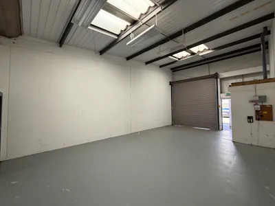 Unit 5 River Ray Industrial Estate, Barnfield Road, Swindon, Industrial / Warehouse To Let - 3.jpg