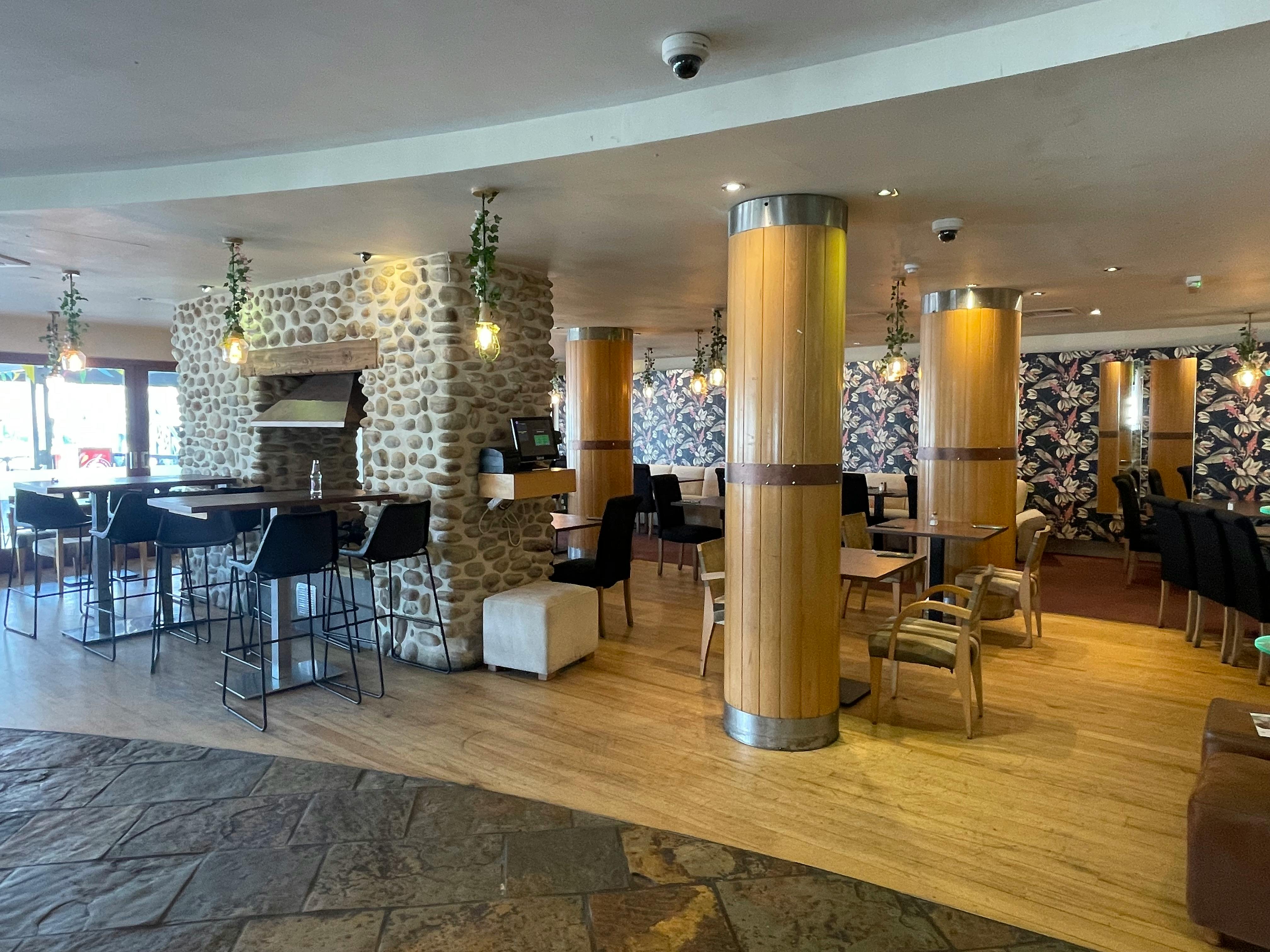 Retail/Shop in Portsmouth - photo 2