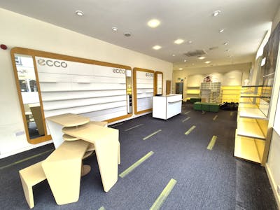 2 Warren Street, Stockport, Retail To Let - 20250624_151544.jpg