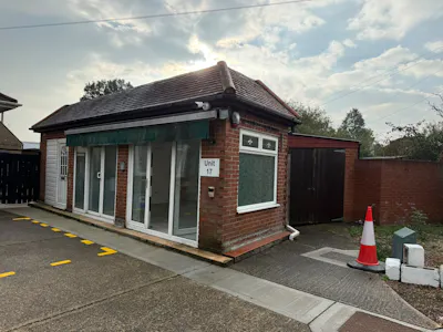 Unit 17 Clovelly Works Chelmsford Road, Rawreth, Office / Retail To Let - b4706801-35bb-4ff8-9df9-282c24fe70d4.jpg