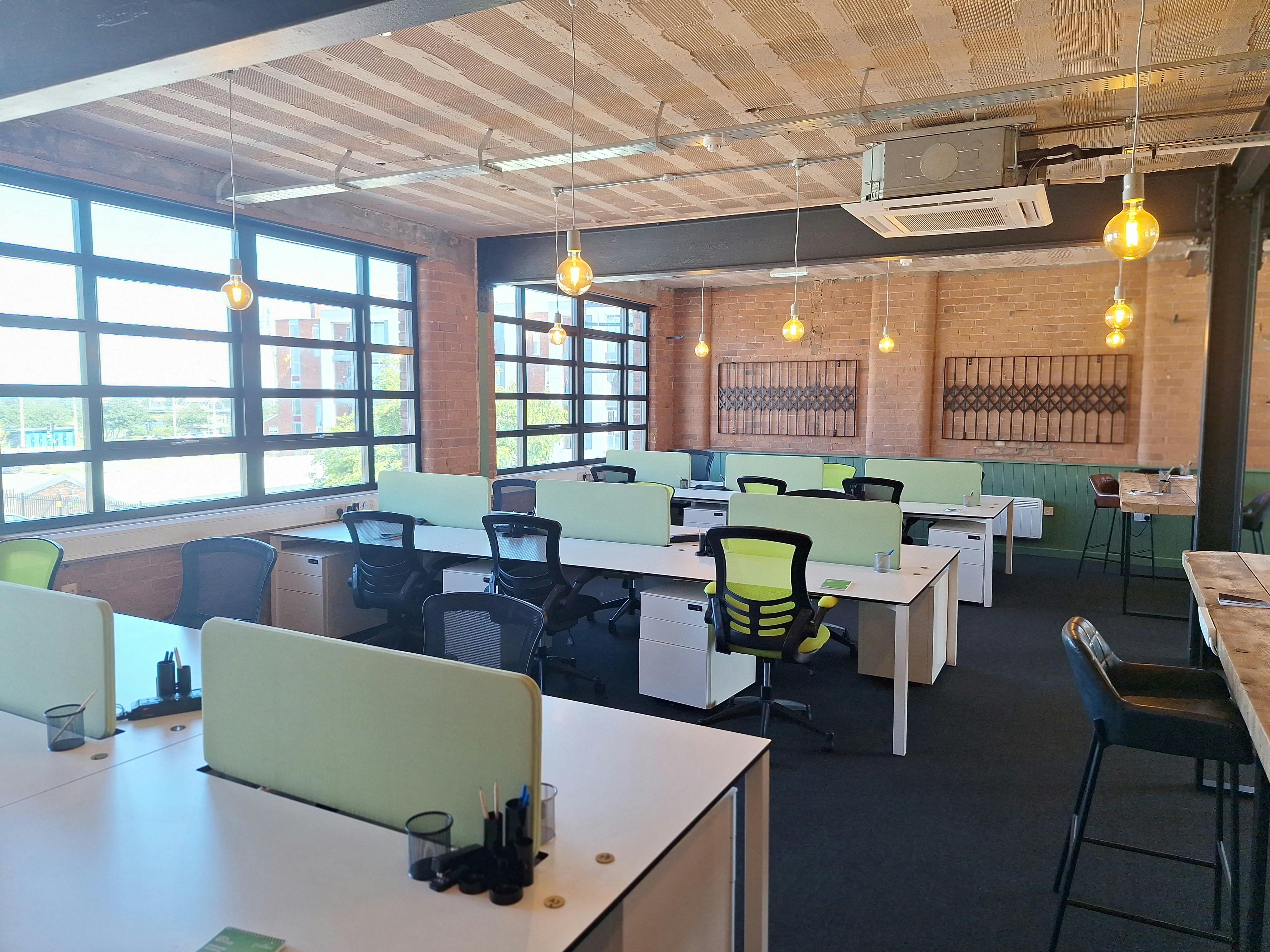 Office in Southport - photo 4