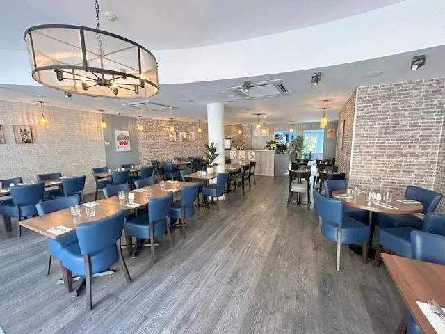 13 High Street, Windsor, A3 / Retail To Let - Restaurant covers 2026 ii.jpg