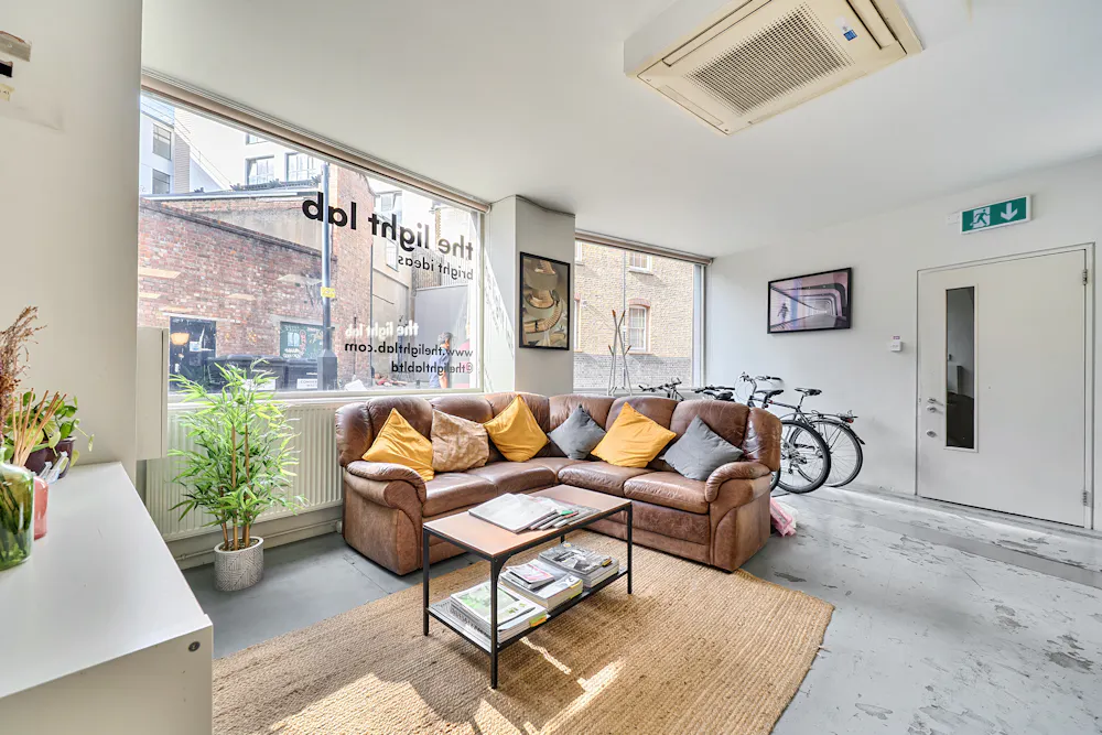 22/23 Holywell Row, London, Investment / Mixed Use / Office / Residential For Sale - 1521451 (26).jpg