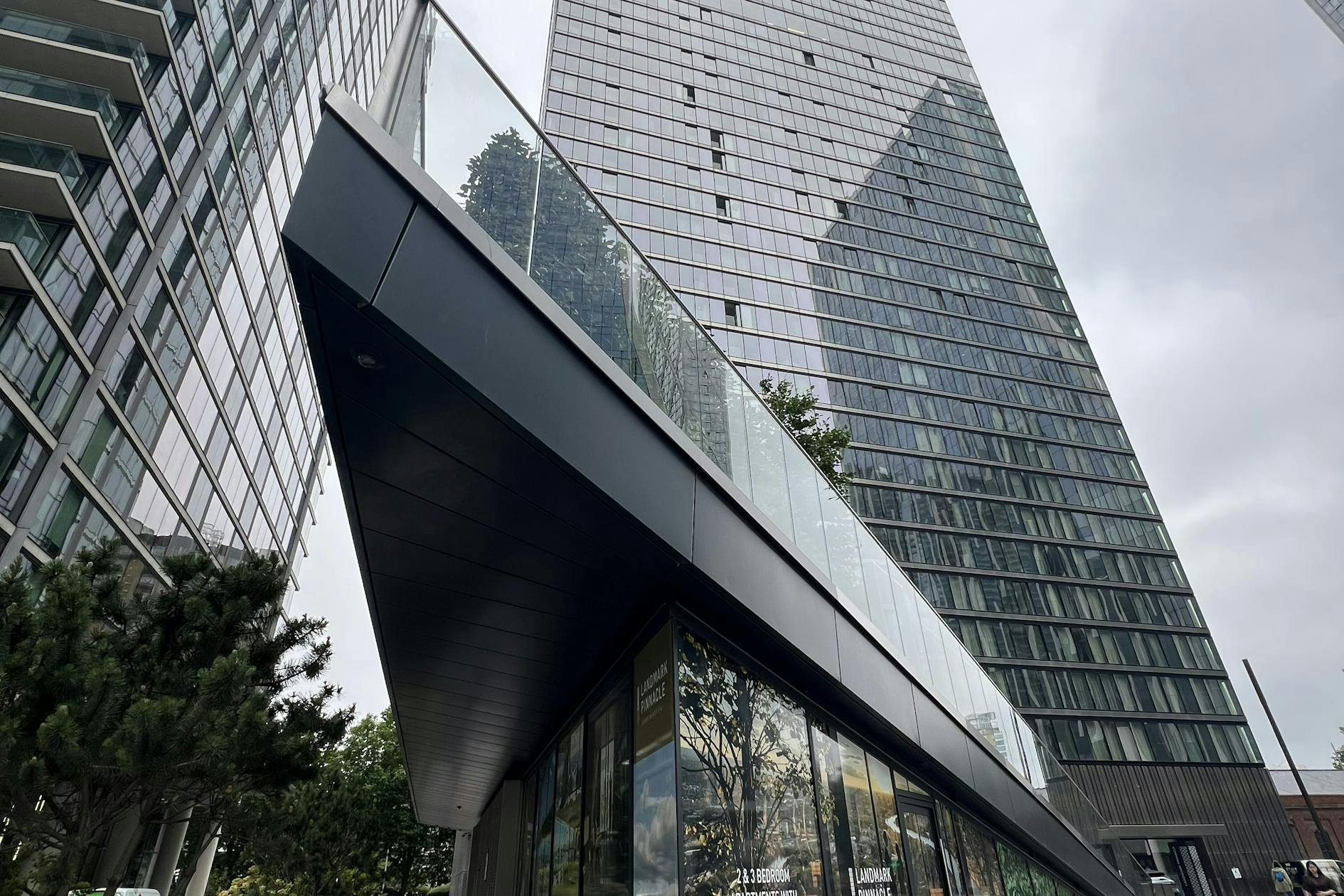 Retail/Shop in London - photo 4