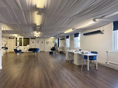 15 La Porte Precinct, Grangemouth, Retail To Let - 20260227_112555903_iOS.jpg