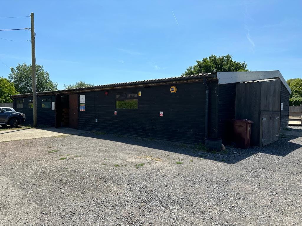 Industrial Unit in Chichester - photo 3