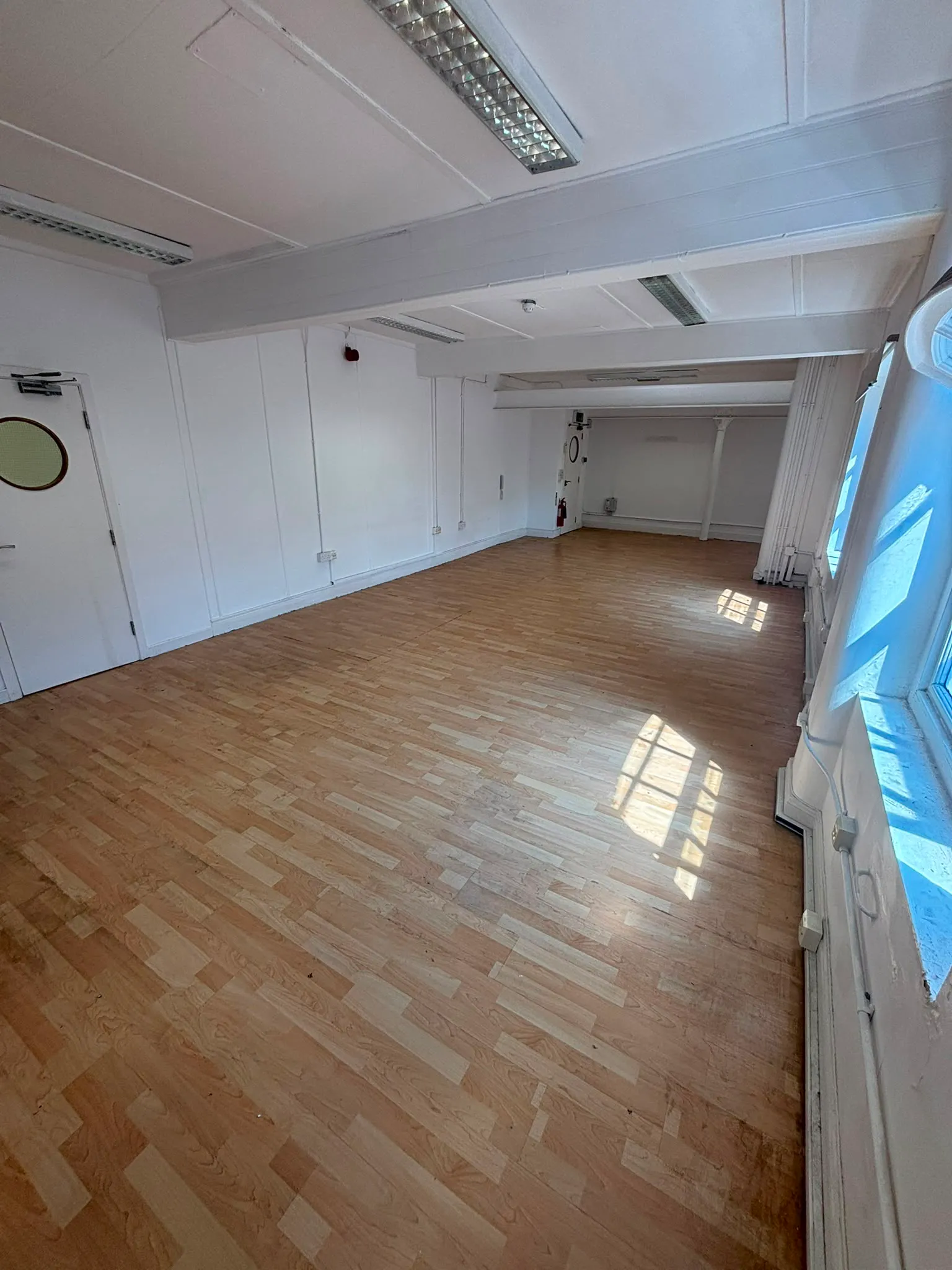 Third Floor Suite, 7-11 Linenhall Street, Belfast, Offices To Let - PHOTO-2026-07-16-15-21-53 (1).jpg