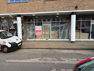 10 High Street, Shepperton, Retail To Let - IMG_4618 10.JPG