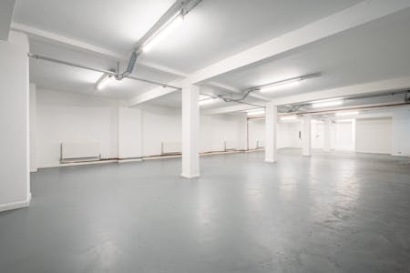 Universal House, 88-94 Wentworth Street, London, Office To Let - Universal Hse B002W - Low Res 3.jpg
