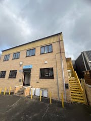 Unit 4, High Wycombe, Industrial / Offices To Let - 20250328_091659054_iOS.jpg