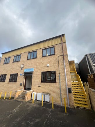 Unit 4, High Wycombe, Industrial / Offices To Let - 20250328_091659054_iOS.jpg
