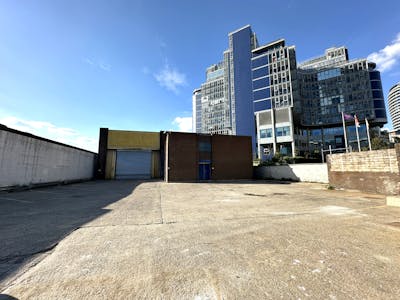 36 Lombard Road, Battersea, Industrial / Leisure To Let - 20250930_142907857_iOS.jpg