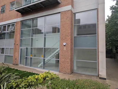 Unit 4, Watford, Office To Let / For Sale - PXL_20260611_130552068.jpg