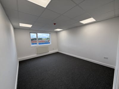 Unit 48 Enfield Industrial Estate, Redditch, Office To Let - IMG_3382.JPG