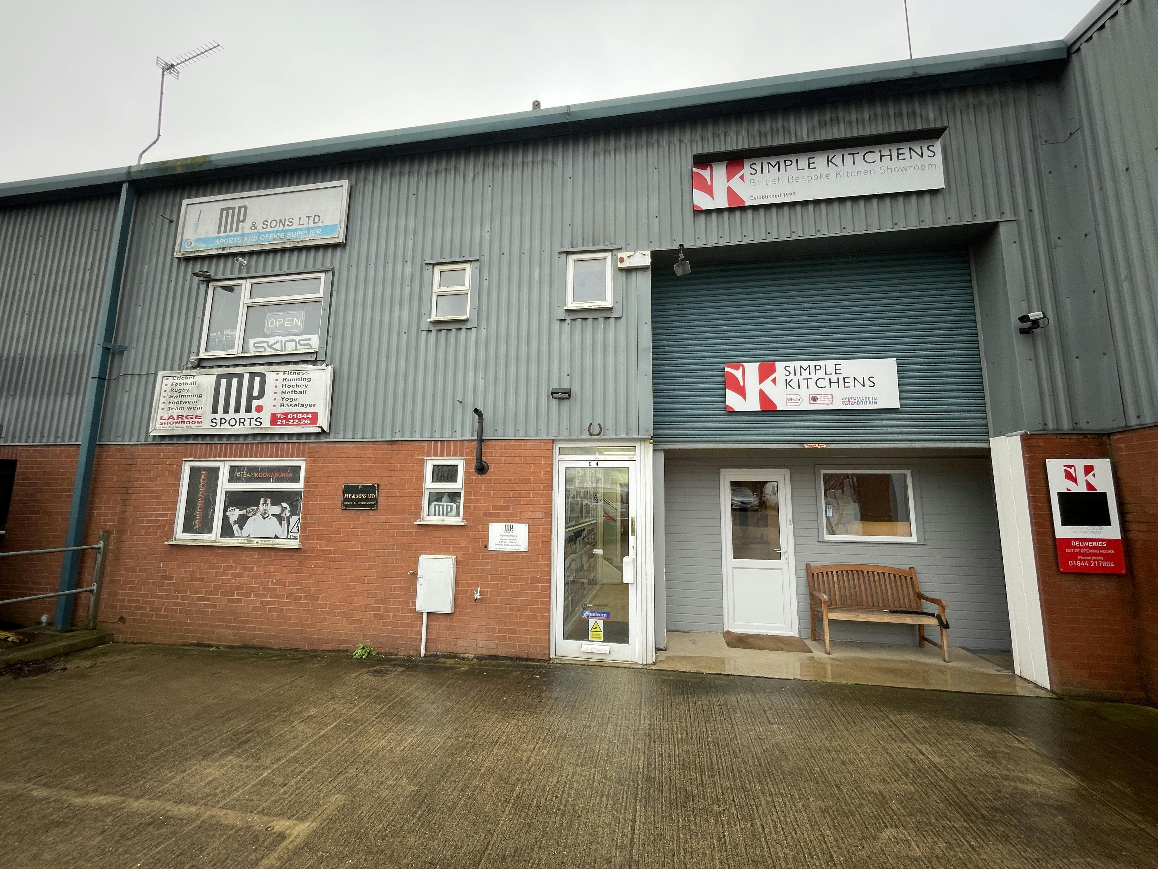 Ground Floor Office, C4 Station Yard, Thame, Office / Retail To Let - IMG_5328.JPG