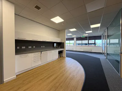 2 Earls Court, Earls Gate Business Park, Grangemouth, Office To Let - 20260525_121248534_iOS.jpg