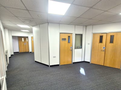 Sovereign House, Stockport, Office To Let - 20250501_074422.jpg