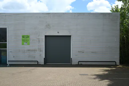 6 Snowdon Drive, Winterhill, Milton Keynes, Industrial/Logistics / Showroom / Trade Counter / Warehouse / Industrial / Warehouse To Let - DSC_3060.jpg