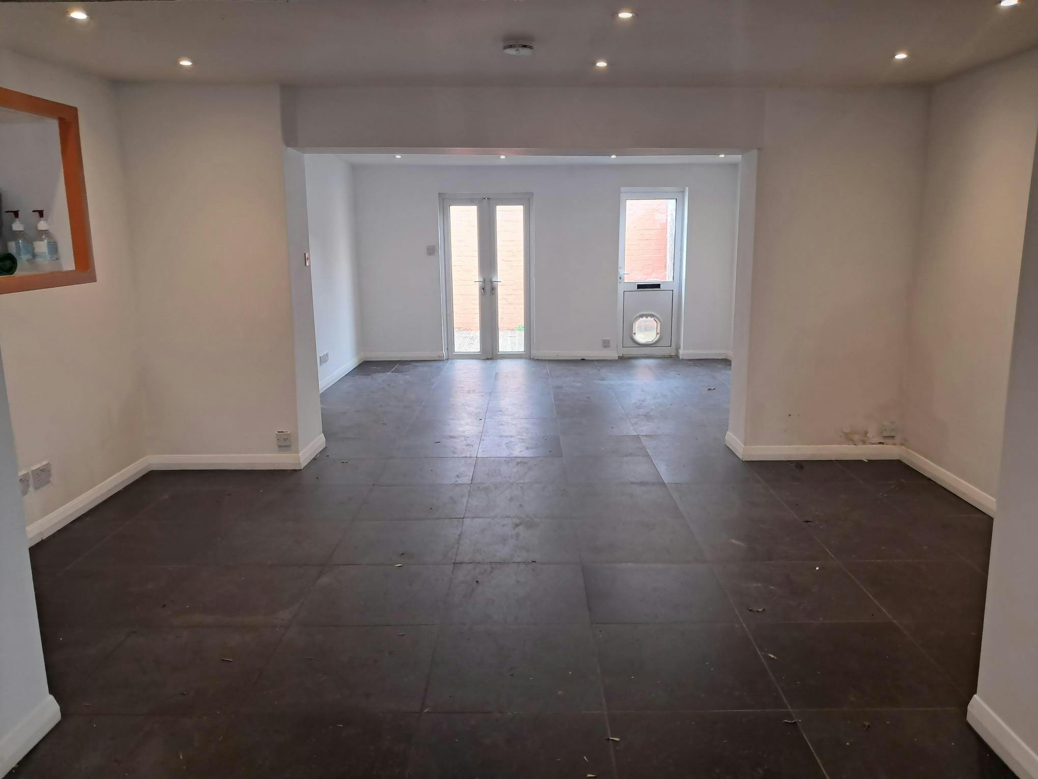 8 Freestone Yard, Slough, Industrial / Offices / Other For Sale - 1000001597.jpg