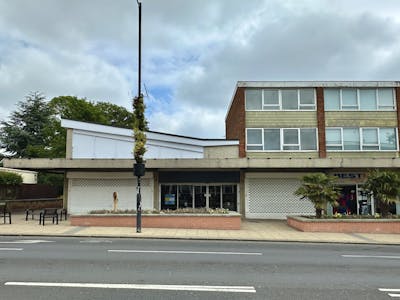 70-74 High Street North, Dunstable, A3 (Restaurants and Cafes) / Bar / Bar / Club / Cafe (A1) / Class E Retail / Leisure / Convenience Store / E Class restaurant (with extract) / E Class Retail / Leisure (no extract - Open A1) / Food & Beverage / Gym / Hall/Misc / Club / Late Night Venue / Leisure / Nightclub / Nightclub / Late Night / Pub / Bar / Club / Restaurant / Restaurant / Cafe / Retail / High Street Retail / Retail - In Town / Showroom / Supermarket / Wellbeing To Let - Image 3