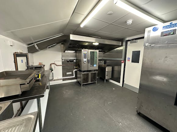 Encore Kitchens, 110-118 Markfield Road, London, Industrial To Let - 20260226_103006741_iOS.jpg