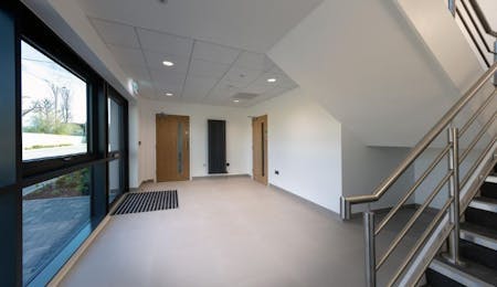 697 Stirling Road, Slough, Industrial / Warehouse To Let - 697 Gresham Stirling Road 4.jpg