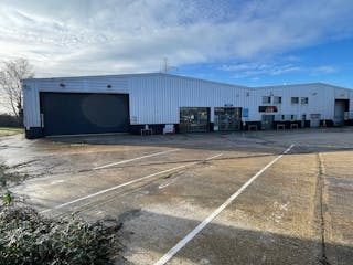Units 8 & 9 Rose Kiln Lane, Reading, Industrial / Warehouse Lease Assignment - Rose Kiln Lane Trading Estate - 5.jpg