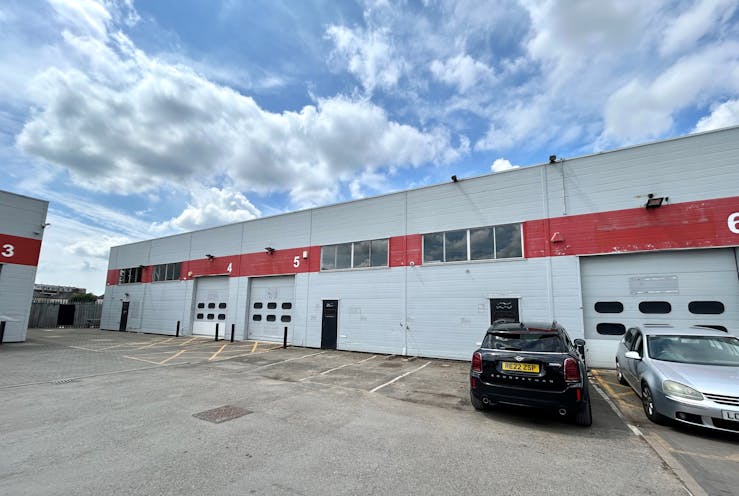 Unit 4-6 Wintonlea, Woking, Warehouse & Industrial To Let - external2.jpg