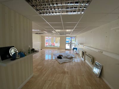 19 Collier Row Road, Romford, Retail To Let - Image 3.jpg