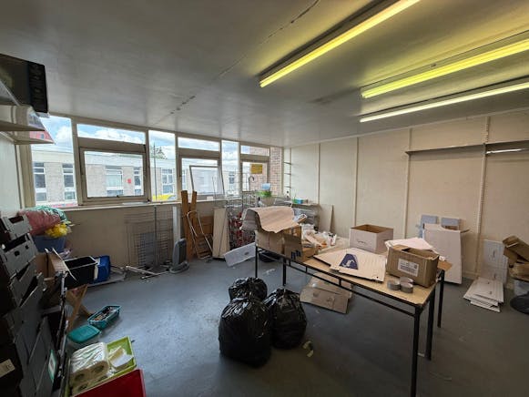 45 Furtherwick Road, Canvey Island, Office / Retail To Let - IMG20250714WA0045.jpg